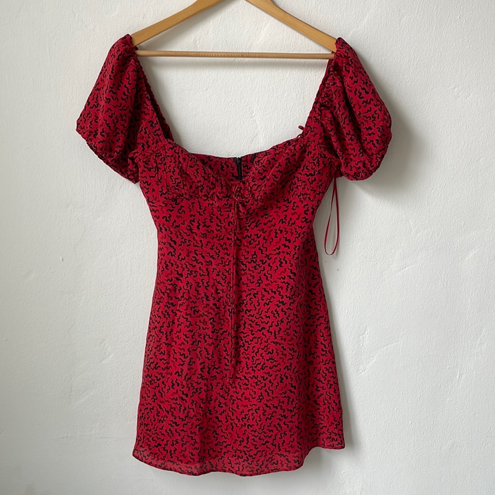 Realisation par red dress